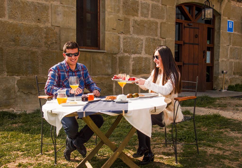 Bodegas De Arnes - Adults Only